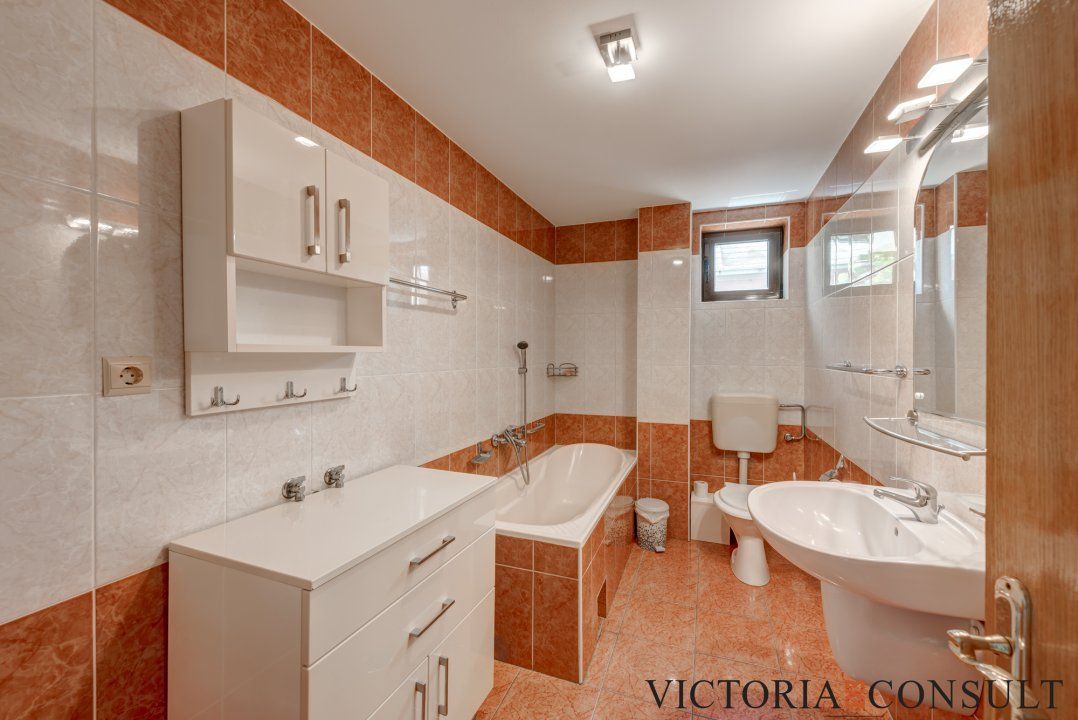 Apartament cu 4 camere de închiriat în 1 Mai, București – fotografia 17 din 25