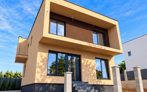 Casă cu 5 camere de vânzare în Dealuri Oradea, Oradea