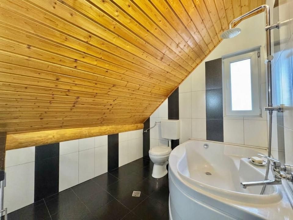 Casă cu 7 camere de vânzare în Tineretului, Sibiu – fotografia 20 din 21