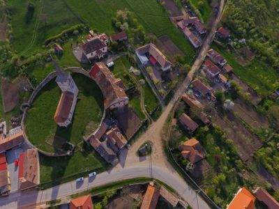 Casă cu 15 camere de vânzare în Central, Cricau – fotografia 3 din 15