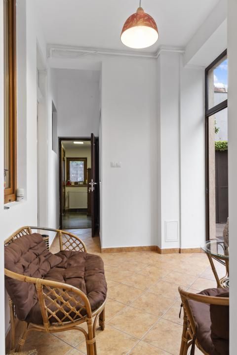 Casă cu 8 camere de vânzare în Vatra Luminoasa, București – fotografia 28 din 38