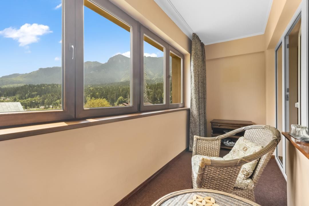 Casă cu 8 camere de vânzare în Zamora, Bușteni – fotografia 15 din 20