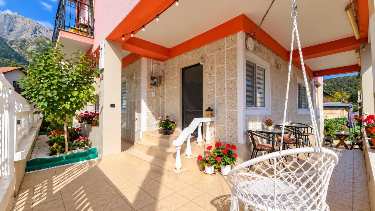 Casă cu 11 camere de vânzare în Central, Bușteni – fotografia 6 din 40