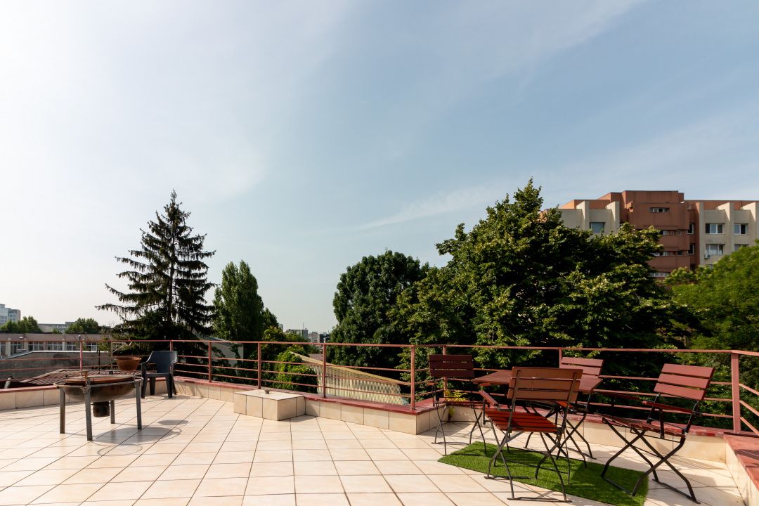 Casă cu 9 camere de vânzare în Unirii, București – fotografia 1 din 49