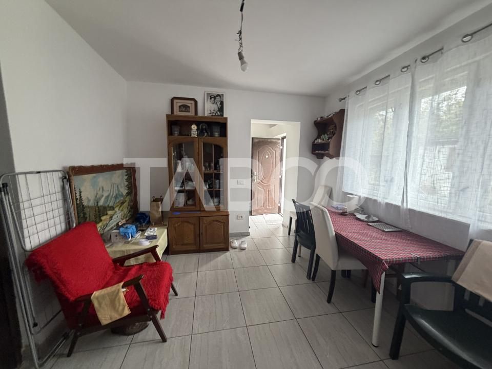 Casă cu 8 camere de vânzare în Gura Vaii – fotografia 10 din 16