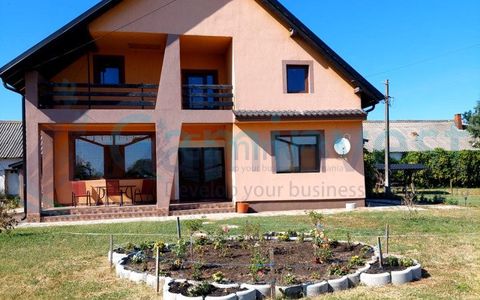 Casă cu 4 camere de vânzare în Valea lui Mihai