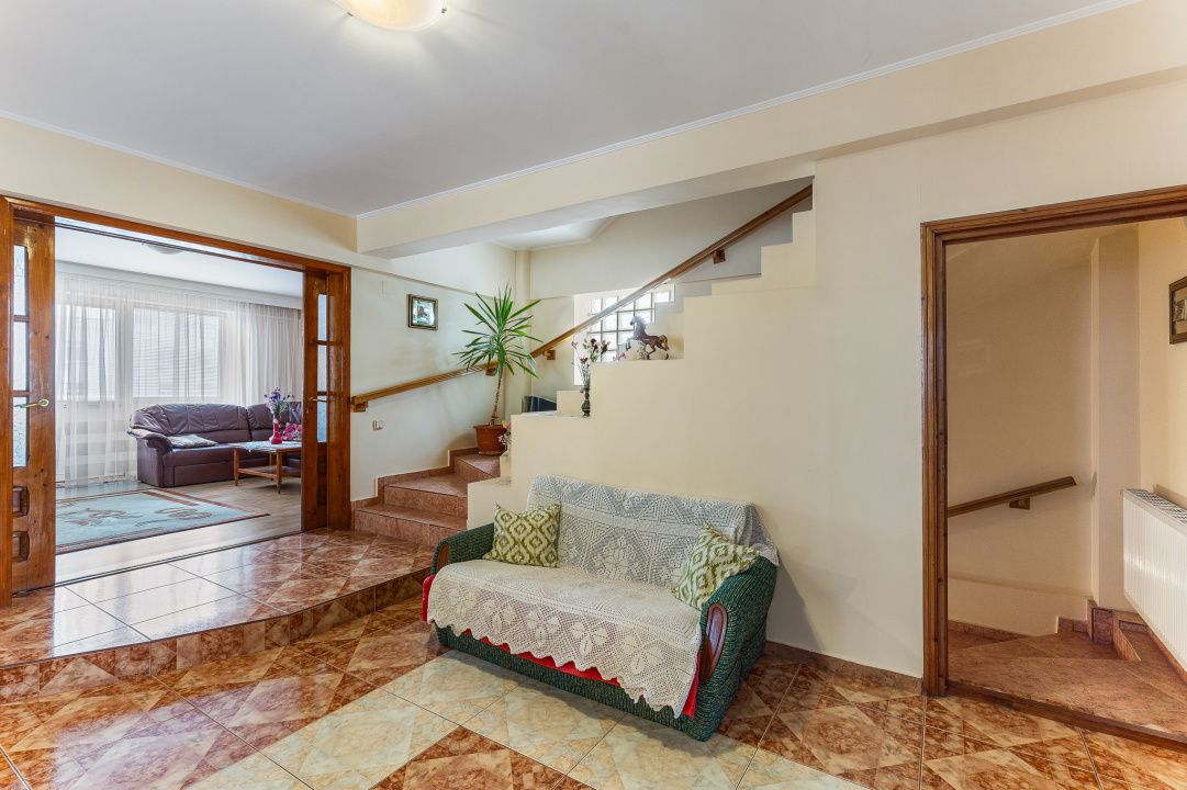 Casă cu 8 camere de vânzare în Faleza Nord, Constanța – fotografia 24 din 25