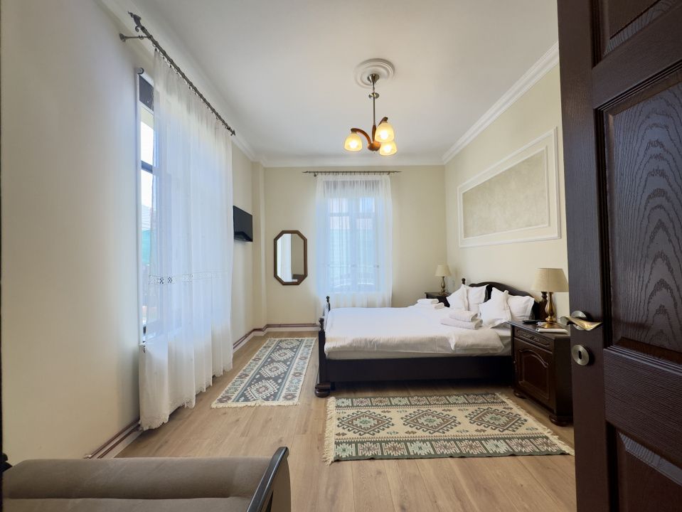 Hotel / pensiune cu 11 camere de vânzare în Central, Târgu Ocna – fotografia 2 din 30