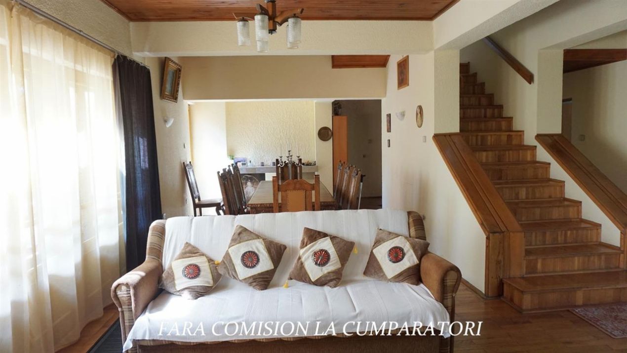 Casă cu 7 camere de vânzare în Daesti – fotografia 10 din 44