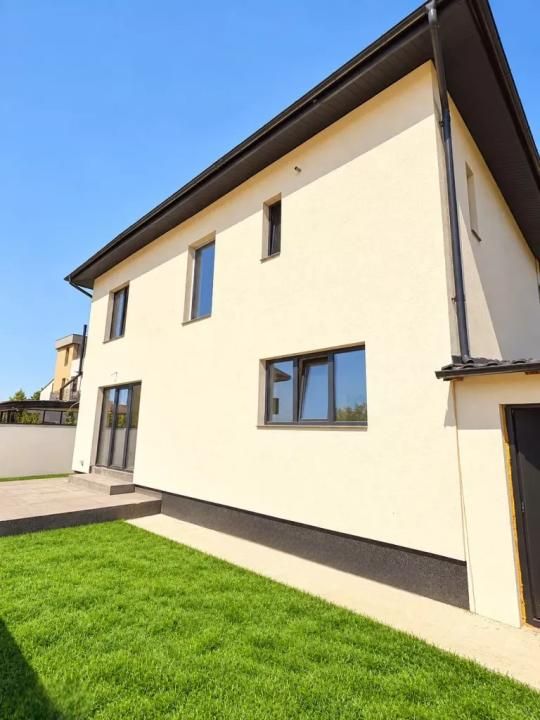Casă cu 5 camere de vânzare în Central, Tunari – fotografia 9 din 17