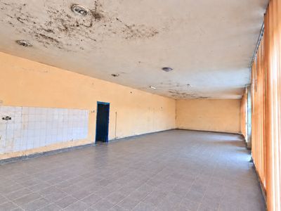 Spațiu comercial cu 4 camere de vânzare în Sorostin – fotografia 5 din 10