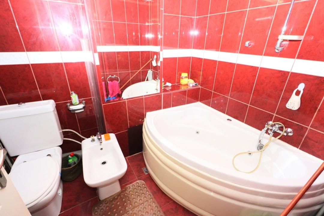 Apartament cu 4 camere de vânzare în 1 Mai, București – fotografia 16 din 19
