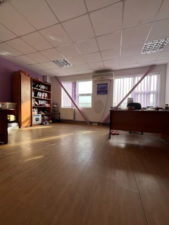 Spațiu de birouri cu 5 camere de închiriat în Exterior Est, Găești – fotografia 2 din 10