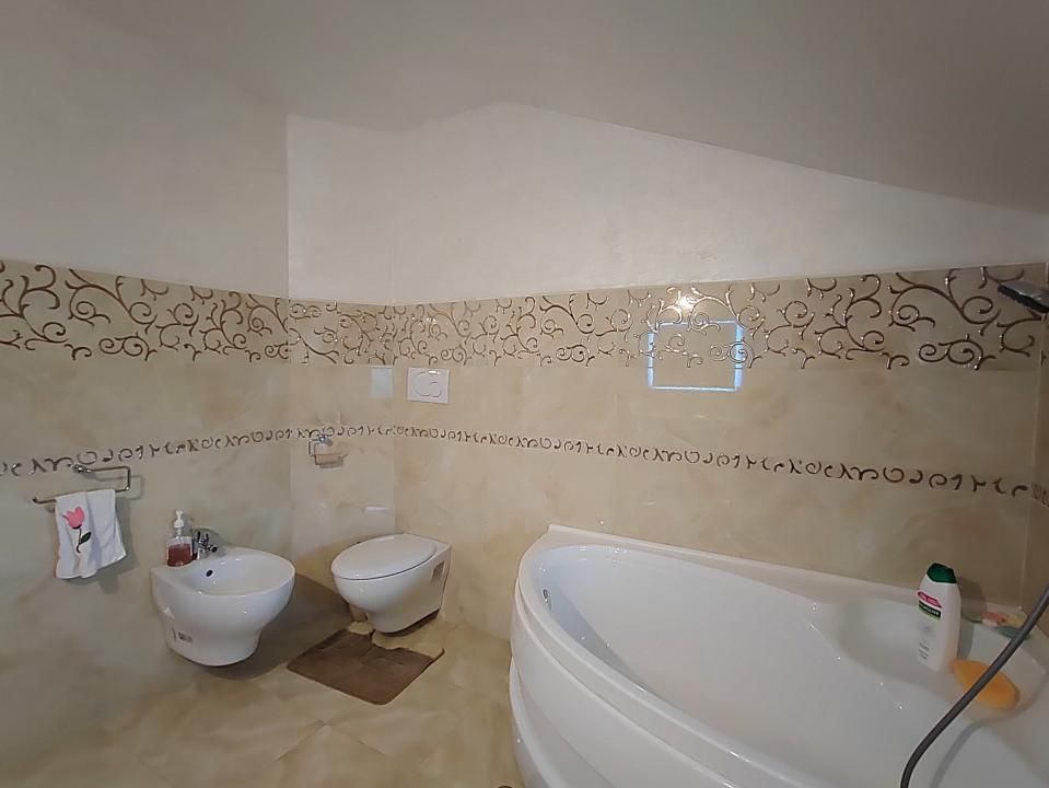 Casă cu 5 camere de vânzare în Valu lui Traian – fotografia 22 din 29