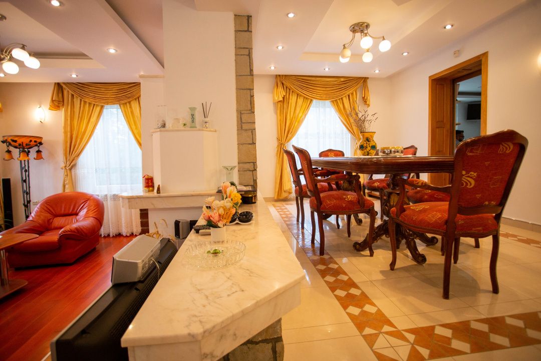 Casă cu 6 camere de vânzare în Comănești – fotografia 15 din 72
