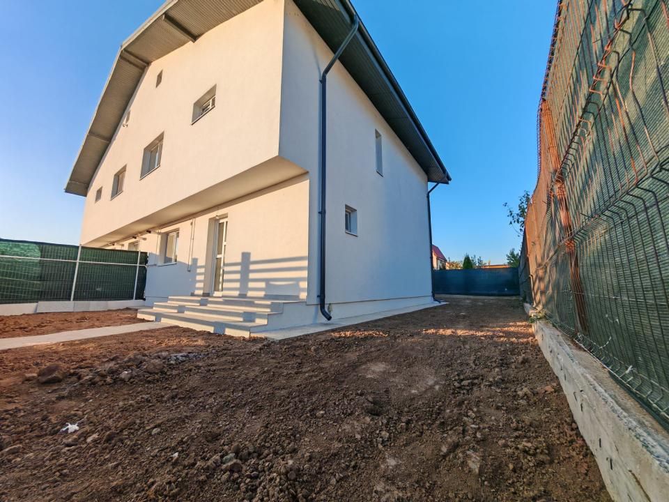 Casă cu 3 camere de vânzare în Sud, Berceni – fotografia 11 din 12