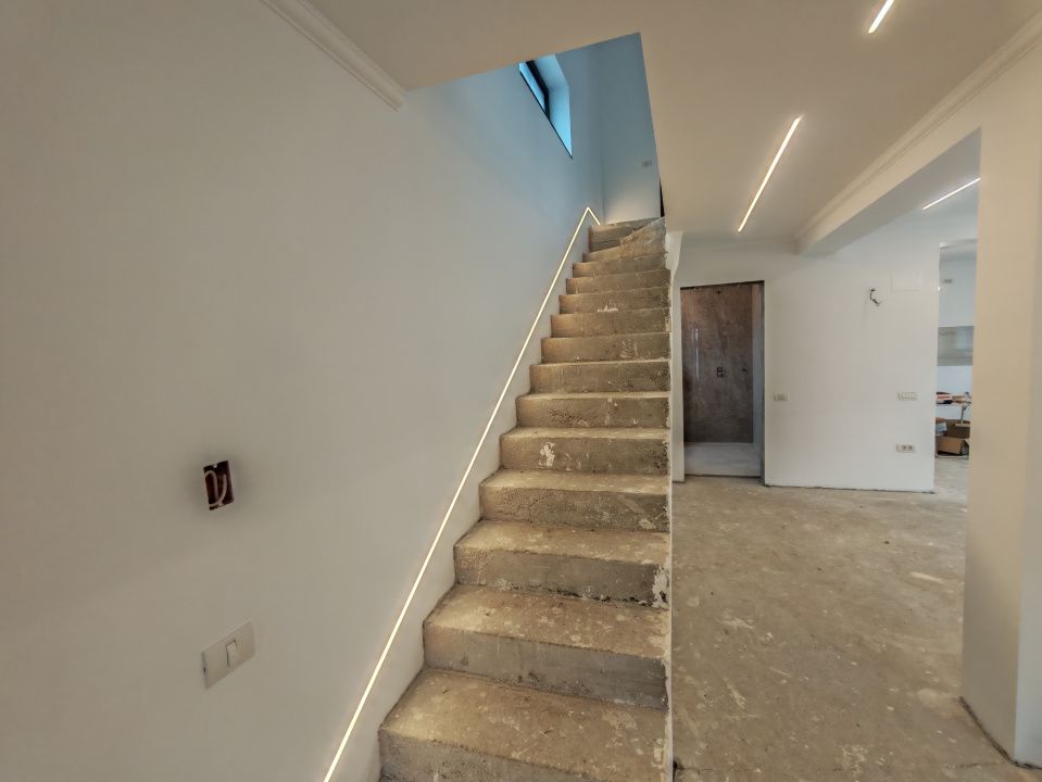 Casă cu 4 camere de vânzare în Central, Otopeni – fotografia 5 din 12