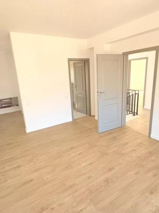Casă cu 5 camere de vânzare în Central, Tunari – fotografia 14 din 17