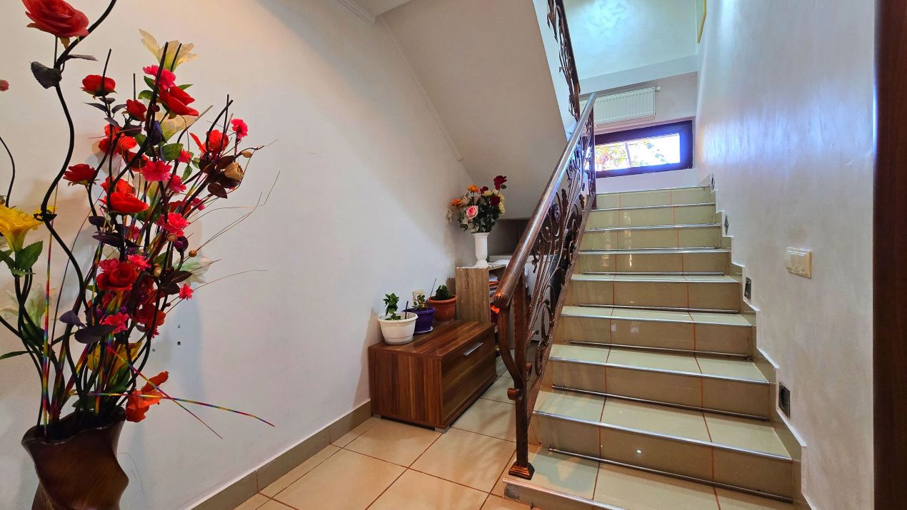 Casă cu 8 camere de vânzare în Central, Afumați – fotografia 18 din 91