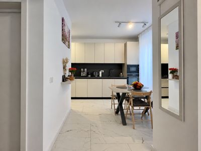 Casă cu 4 camere de vânzare în Nord, Mamaia – fotografia 4 din 29