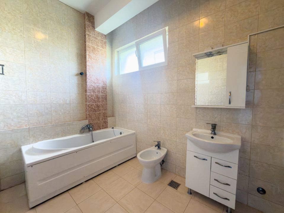 Hotel / pensiune cu 10 camere de vânzare în Mamaia-Sat – fotografia 20 din 33