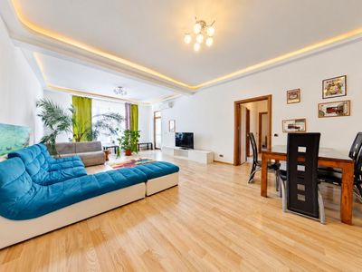 Apartament cu 3 camere de închiriat în Tractorul, Brașov – fotografia 2 din 15