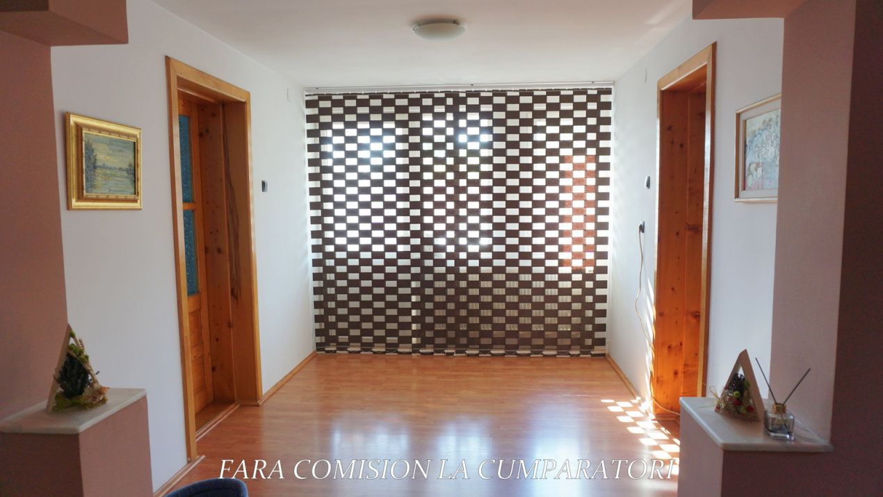 Casă cu 6 camere de vânzare în Central, Pausesti-Maglasi – fotografia 12 din 28
