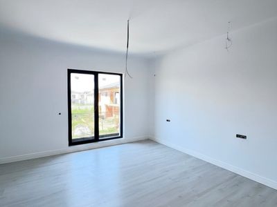 Casă cu 4 camere de vânzare în Bragadiru – fotografia 2 din 14