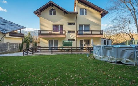 Casă cu 6 camere de vânzare în Sud, Brașov