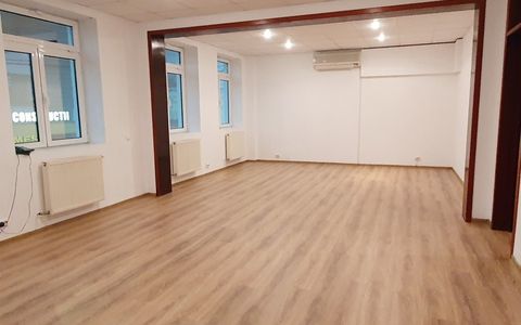 Spațiu de birouri cu 3 camere de închiriat în Calea Calarasilor, București