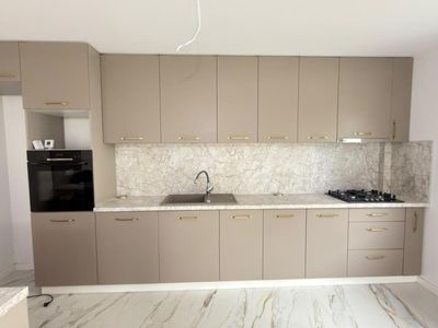 Casă cu 4 camere de vânzare în Sud-Vest, Cisnadioara – fotografia 2 din 25