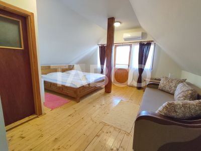 Casă cu 9 camere de vânzare în Fantanele – fotografia 2 din 18