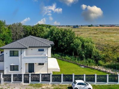 Casă cu 5 camere de vânzare în Ultracentral, Tunari – fotografia 2 din 34