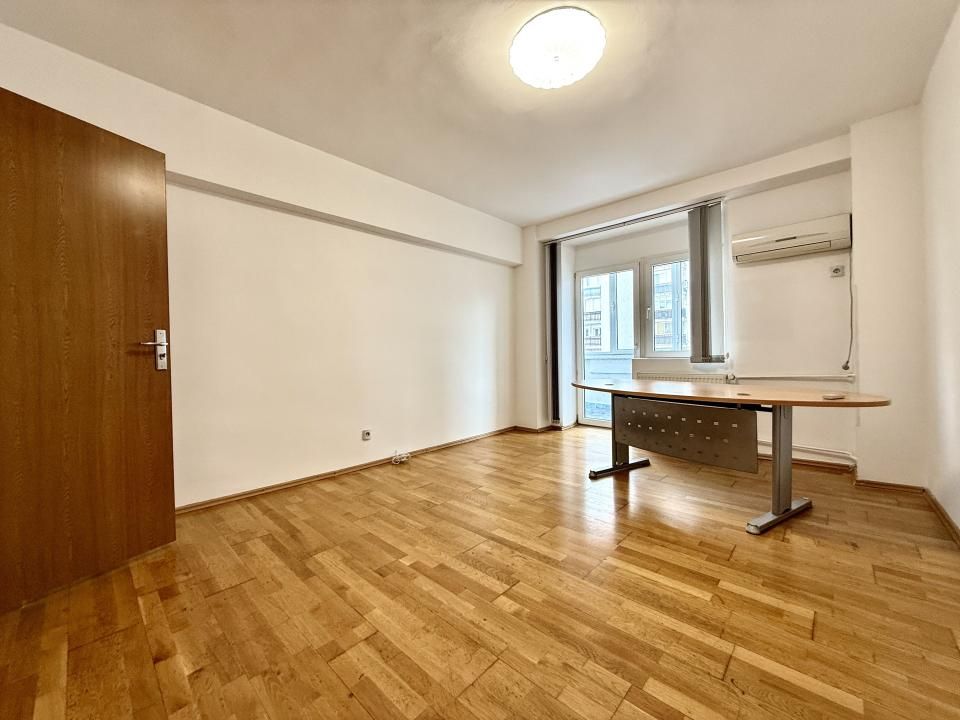 Apartament cu 3 camere de închiriat în Decebal, București – fotografia 1 din 12