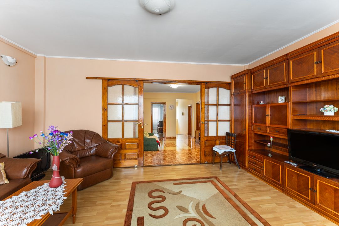 Casă cu 8 camere de vânzare în Faleza Nord, Constanța – fotografia 21 din 25