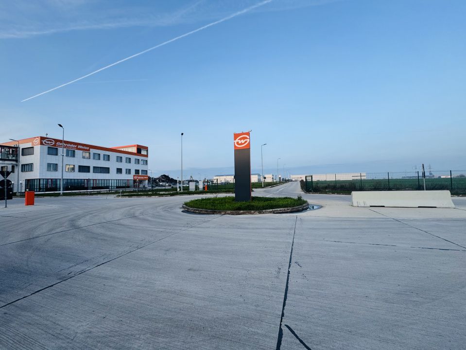 Spațiu de birouri cu 12 camere de închiriat în Popești-Leordeni – fotografia 20 din 23