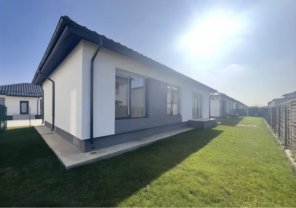 Casă cu 4 camere de vânzare în Central, Tunari – fotografia 2 din 18