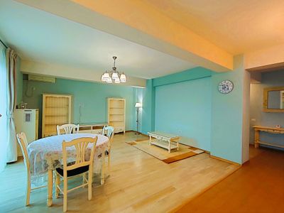 Apartament cu 3 camere de vânzare în Central, Mamaia-Sat – fotografia 3 din 27
