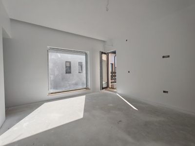 Casă cu 4 camere de vânzare în Otopeni – fotografia 5 din 11