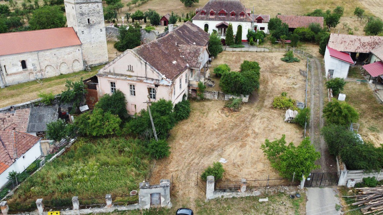 Casă cu 15 camere de vânzare în Central, Cricau – fotografia 8 din 15