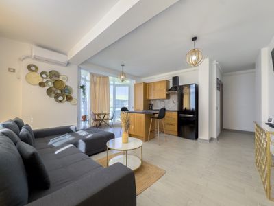 Apartament cu 2 camere de vânzare în Mamaia-Sat – fotografia 3 din 13