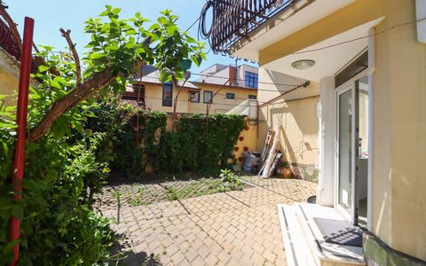 Casă cu 9 camere de închiriat în Tei, București