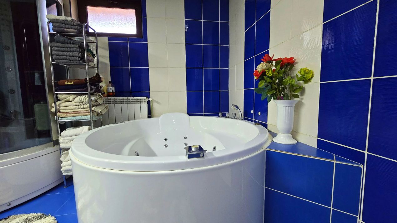 Casă cu 8 camere de vânzare în Central, Afumați – fotografia 41 din 91