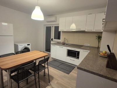 Casă cu 3 camere de vânzare în Trivale, Pitești – fotografia 2 din 7