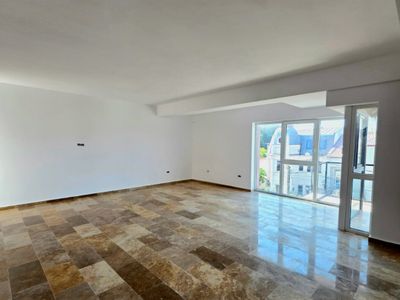 Casă cu 12 camere de vânzare în Faleza Nord, Constanța – fotografia 5 din 22