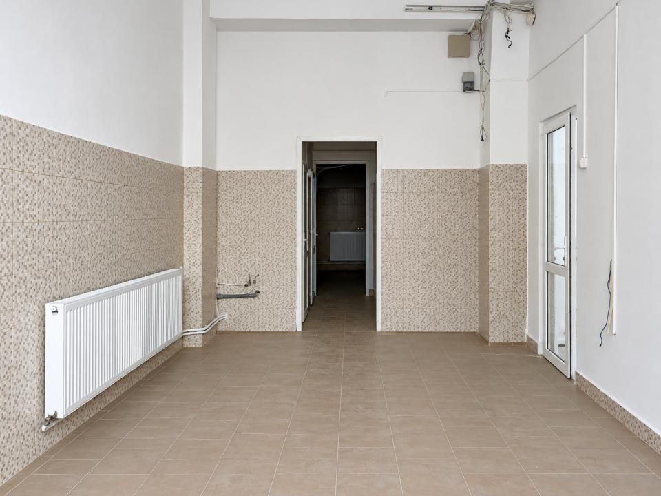 Spațiu comercial cu 5 camere de închiriat în Sud, Bacău – fotografia 7 din 16