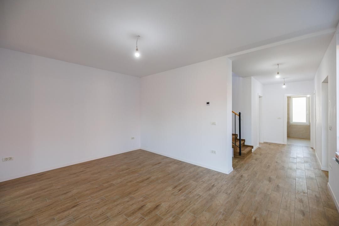 Casă cu 4 camere de vânzare în Moșnița Nouă – fotografia 13 din 56