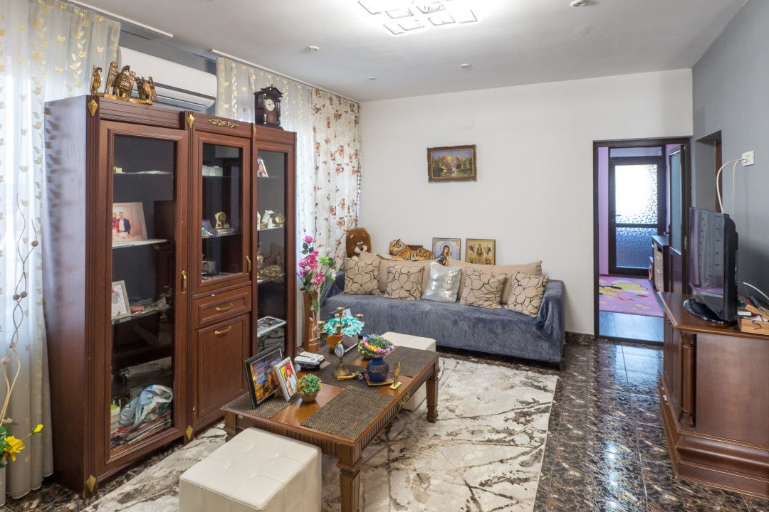Casă cu 8 camere de vânzare în Est, Voluntari – fotografia 60 din 65