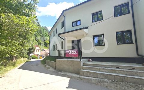 Casă cu 8 camere de vânzare în Cisnadioara