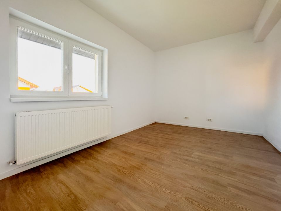 Casă cu 4 camere de vânzare în Nord-Vest, Sabareni – fotografia 16 din 22